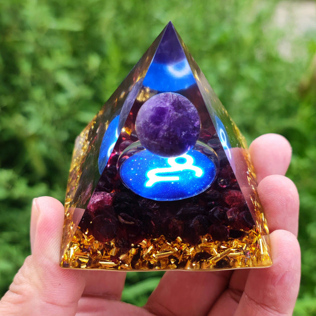 Heilenergiegeladene Sternzeichen Orgonit-Pyramide
